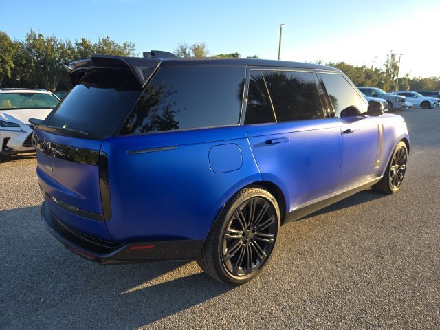 Used 2025 Velocity Blue SV Bespoke Ultra Metallic Satin Land Rover SE image 5