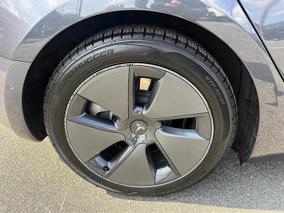 Used 2022 Midnight Silver Metallic Tesla Long Range image 11