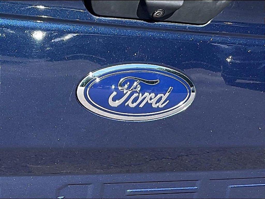 Used 2018 Blue Ford XLT image 28
