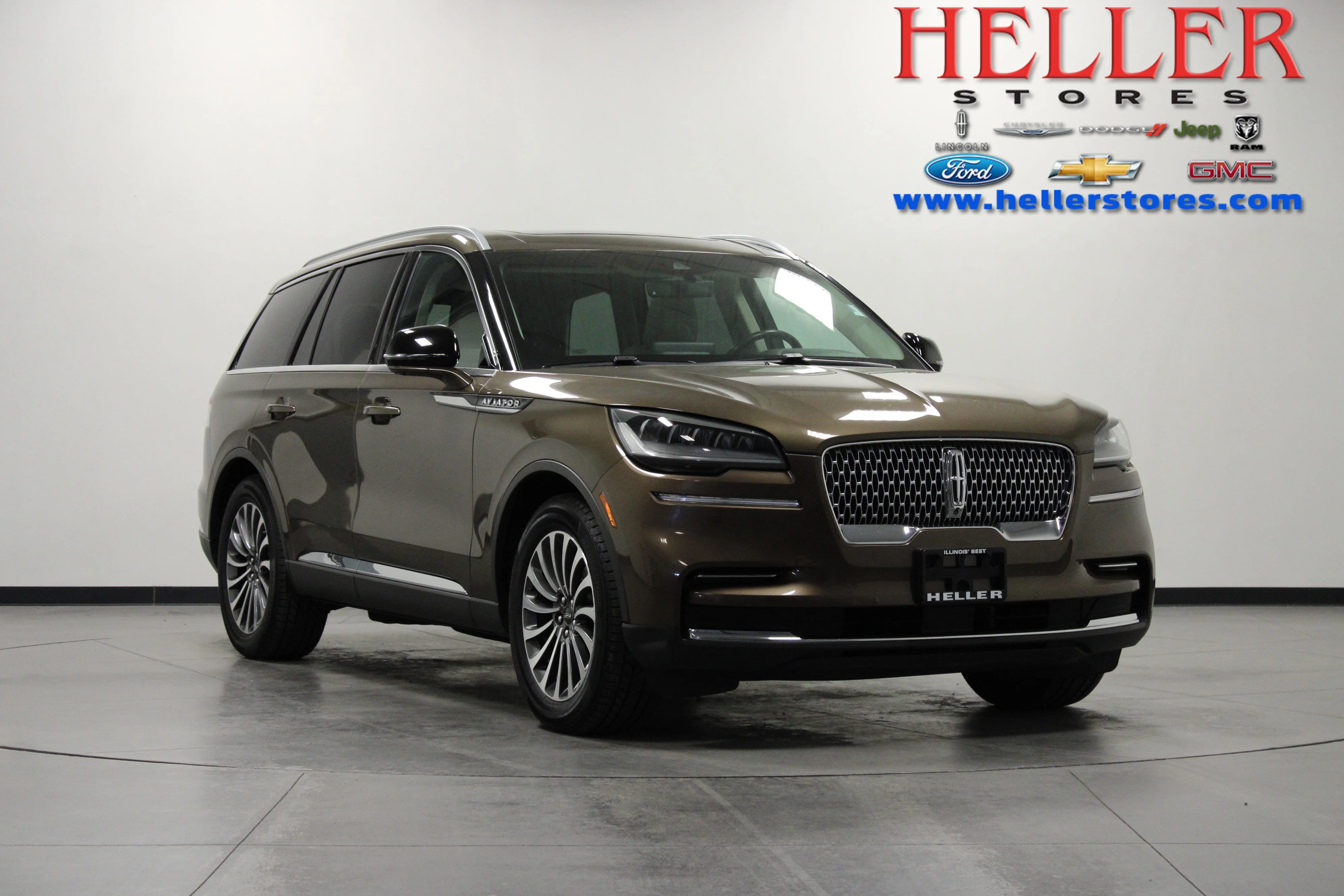 Used 2022 Bronze Smoke Metallic Clearcoat Lincoln Reserve image 1