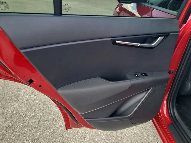 Used 2025 Red Kia Wind image 12