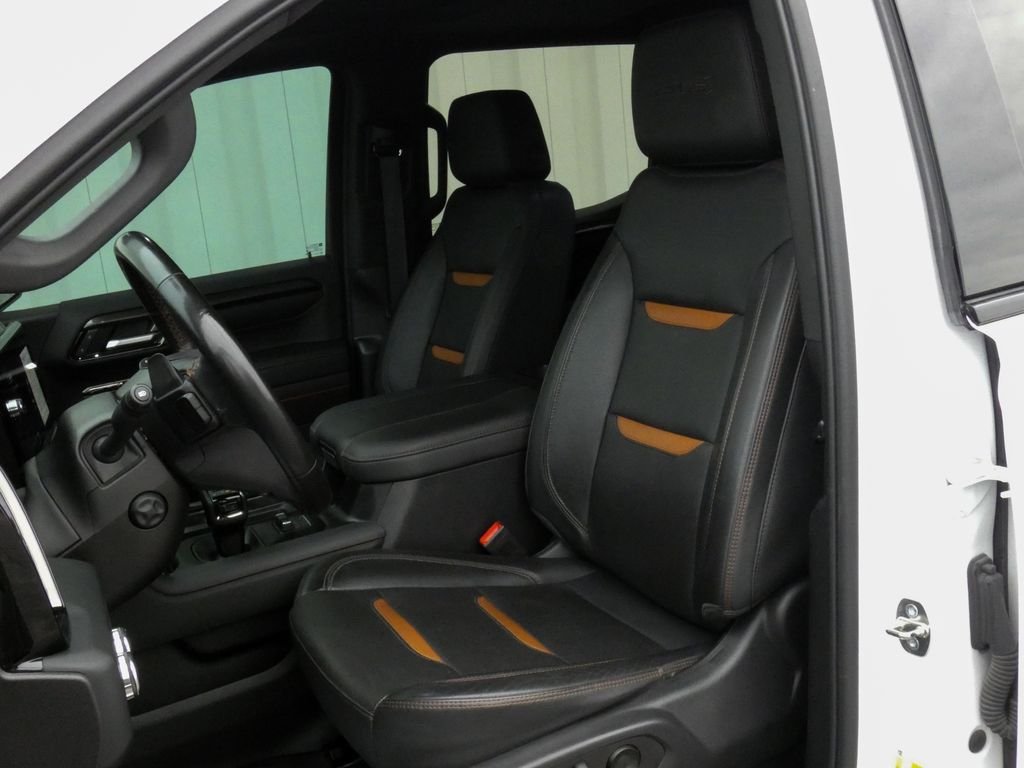 Used 2023 White GMC AT4 image 6