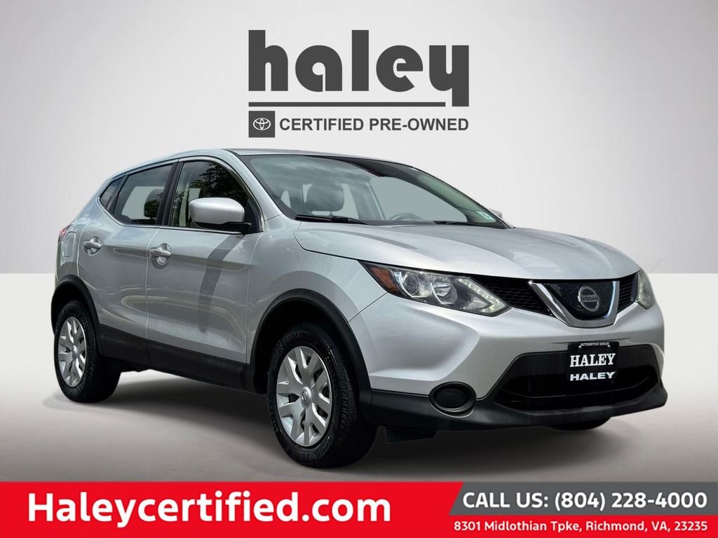Used 2019 Silver Nissan S image 1