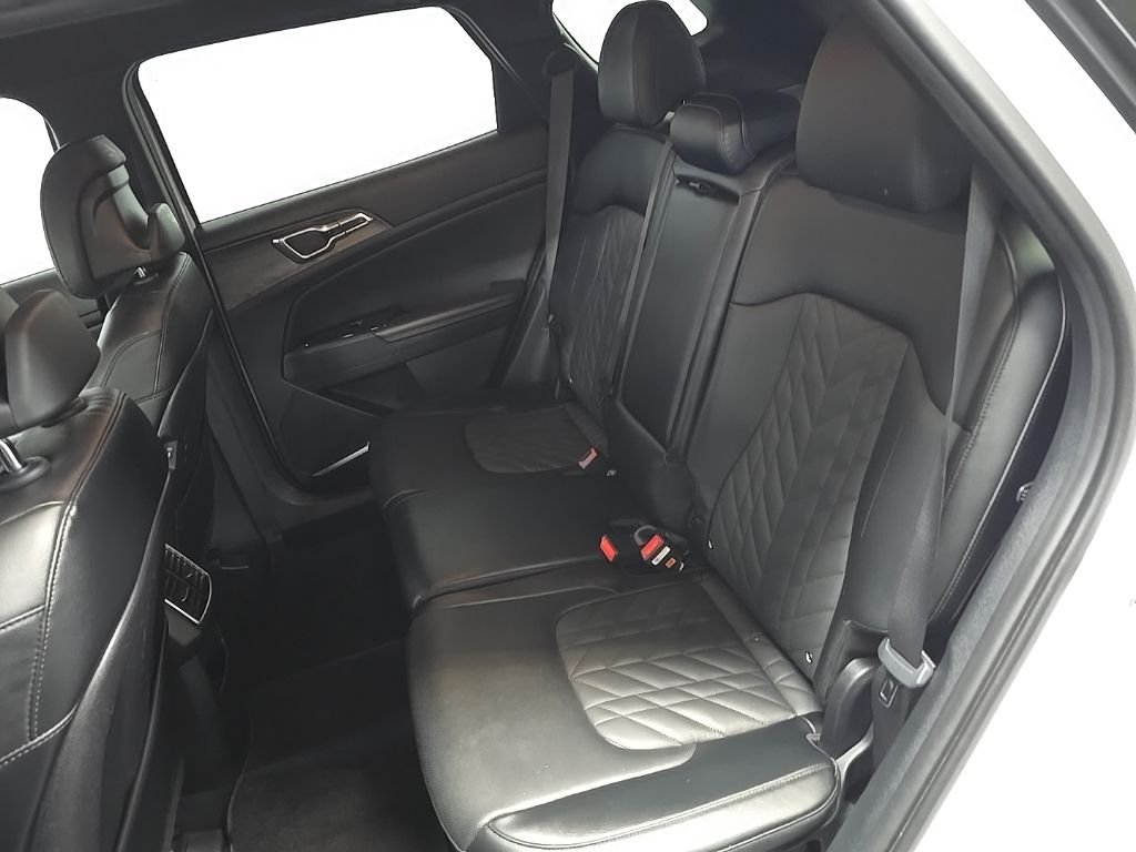 Used 2023 White Kia X-Line image 30