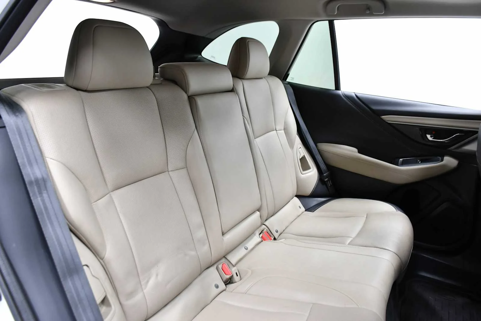 Used 2022 Crystal White Pearl Subaru Limited image 22