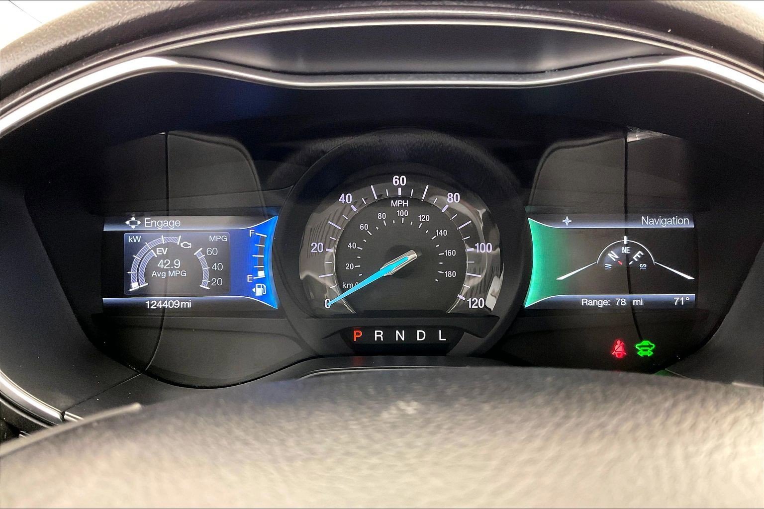Used 2020 White Platinum Metallic Tri-Coat Ford Titanium image 22