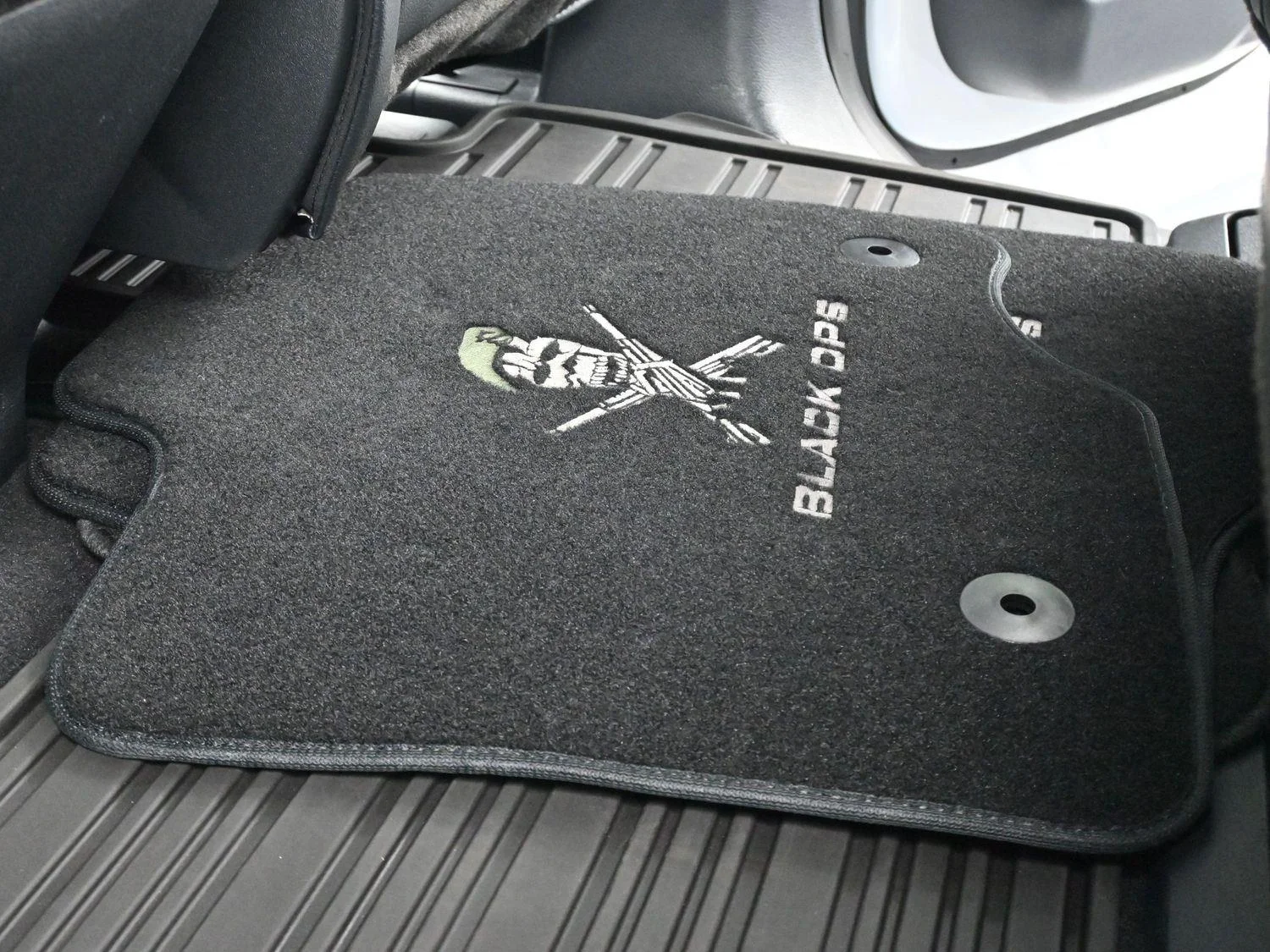 Used 2022 White Ford XL image 36
