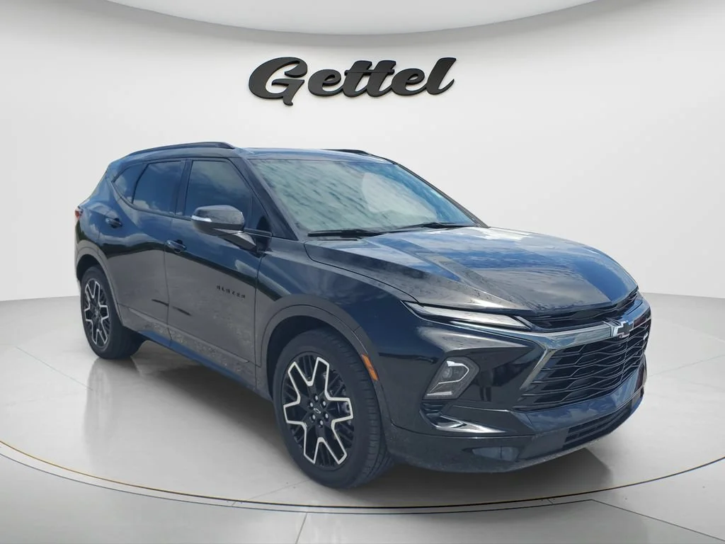 Used 2025 Black Chevrolet RS image 2