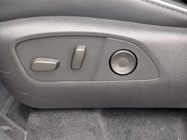 New 2026 Summit White Buick Preferred image 22