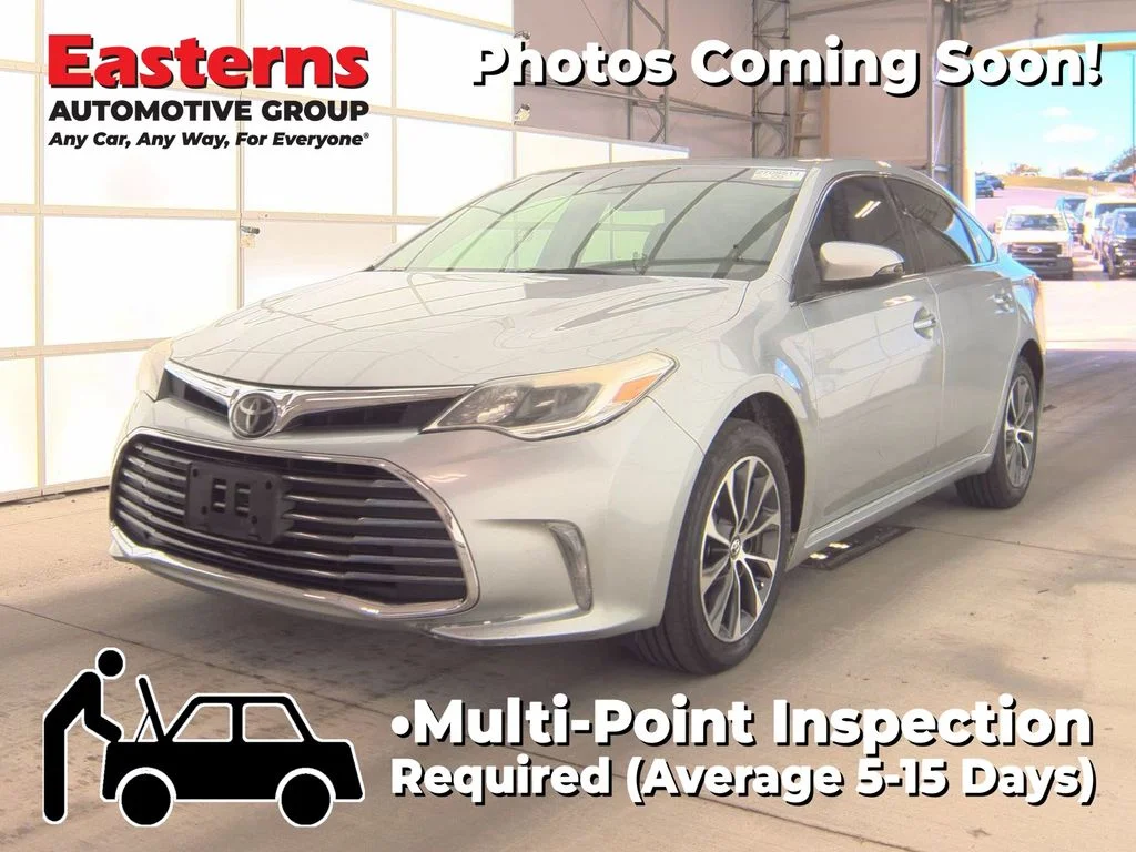 Used 2018 Silver Toyota XLE Premium image 1