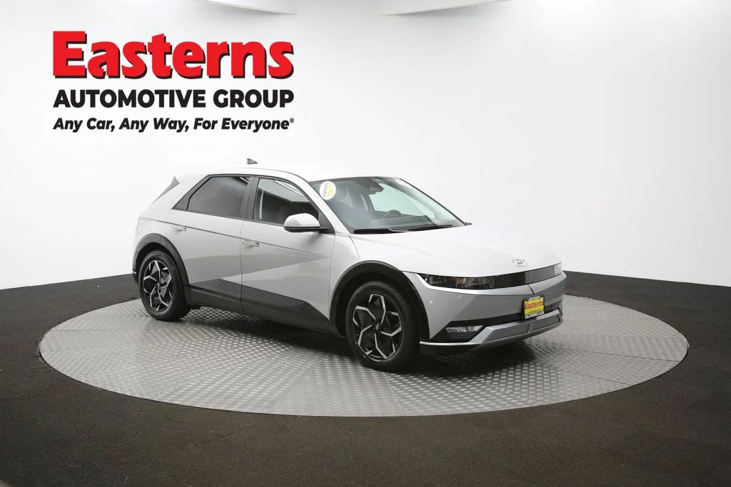 Used 2024 Gray Hyundai SEL image 45
