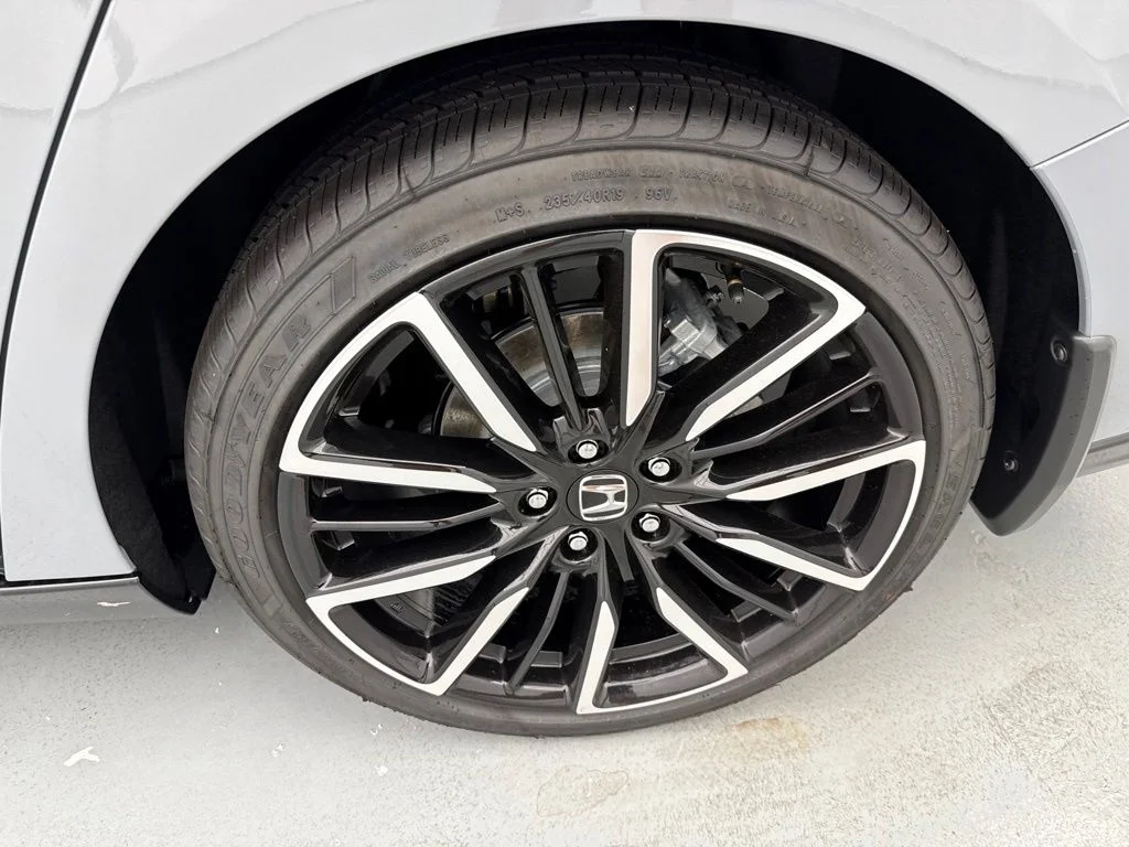 New 2026 Urban Gray Pearl Honda Touring image 6