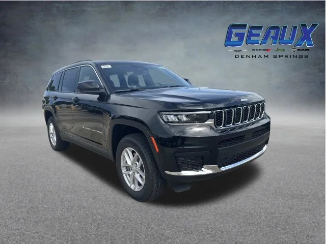New 2026 Diamond Black Crystal Pearl-Coat Exterior Paint Jeep Laredo X image 1