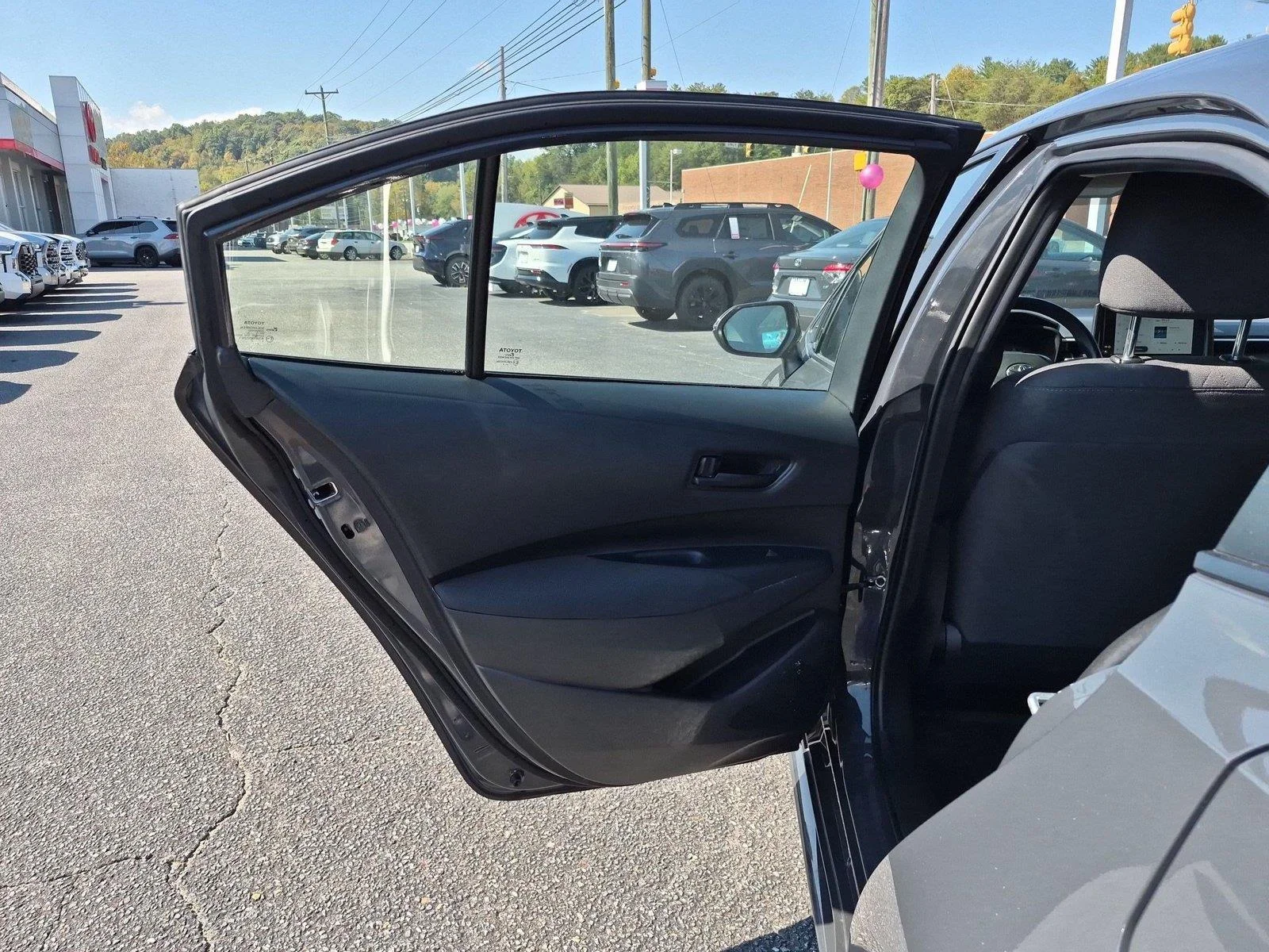 Used 2025 Underground Toyota LE image 28