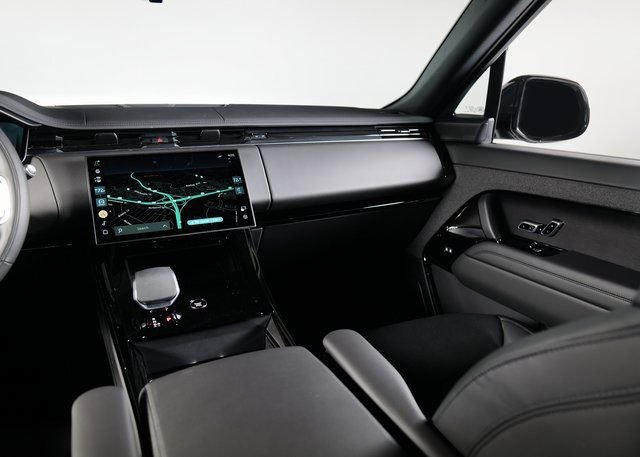 New 2026 Borasco Grey Land Rover SE image 16