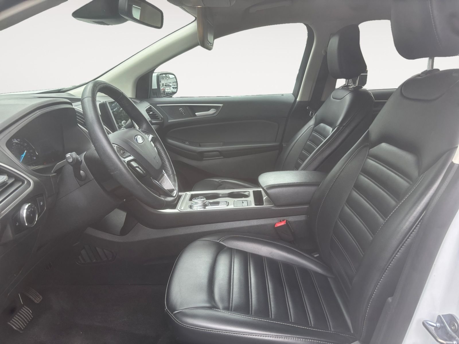 Used 2024 White Ford SEL image 9