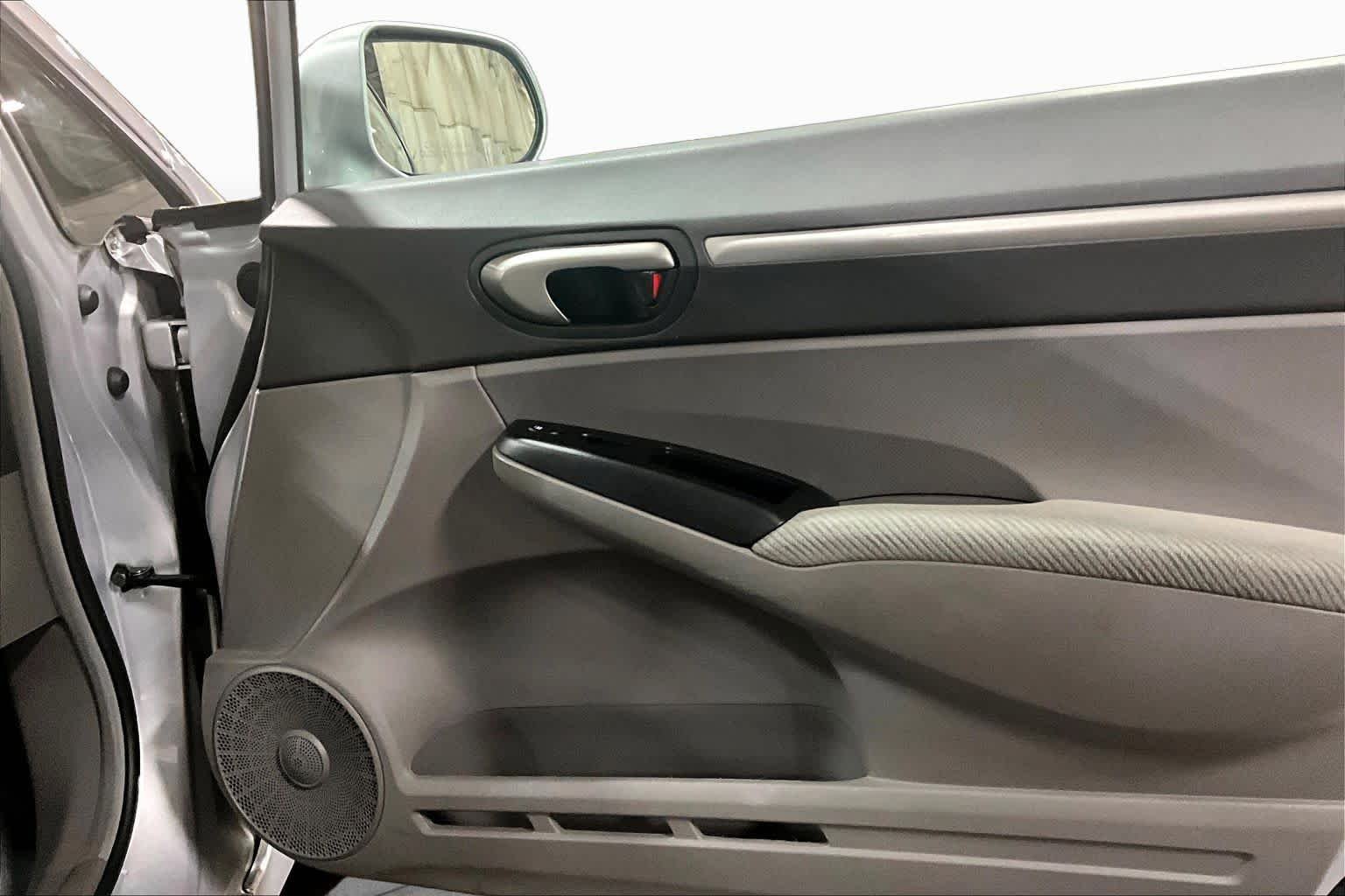 Used 2011 Alabaster Silver Metallic Honda EX image 22