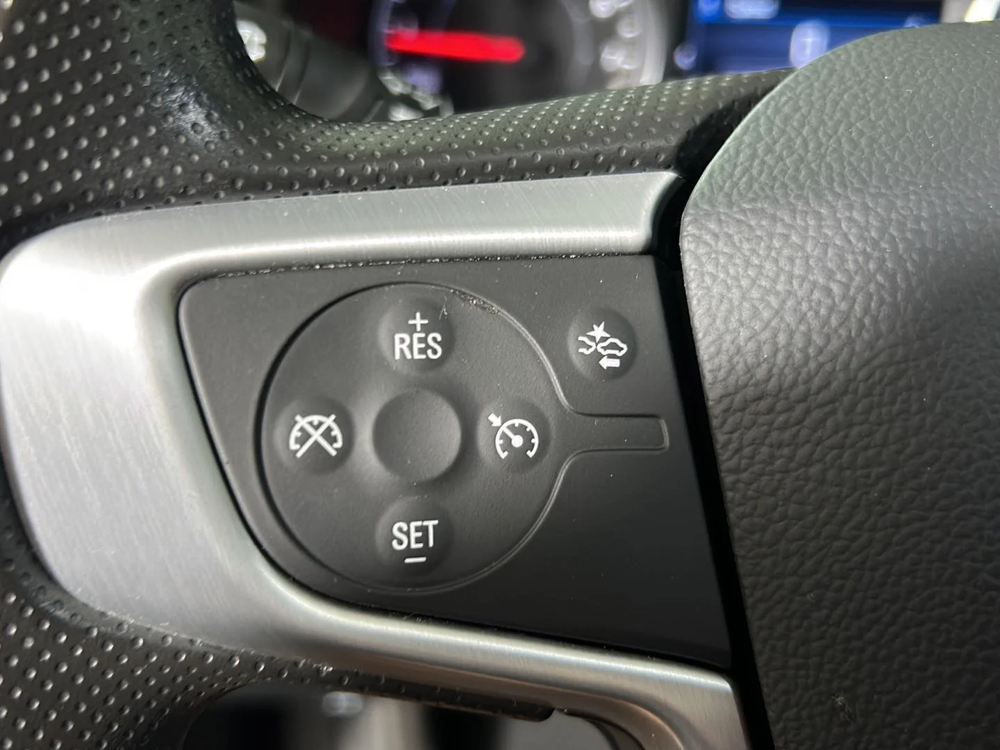 Used 2024 Summit White GMC SLE image 20