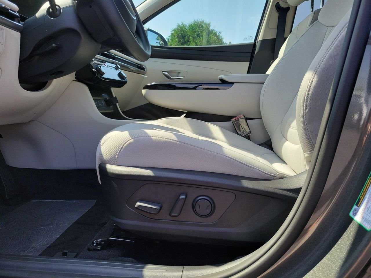New 2026 Amazon Gray Hyundai SEL AWD image 16