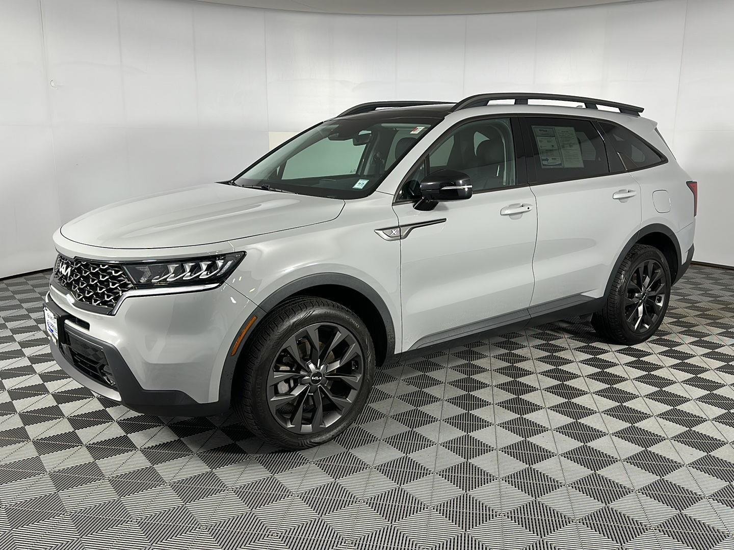 Used 2023 Wolf Gray Kia X-Line EX image 16