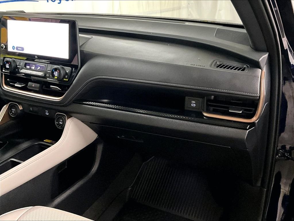 Certified Used 2026  Toyota MAX Platinum image 13