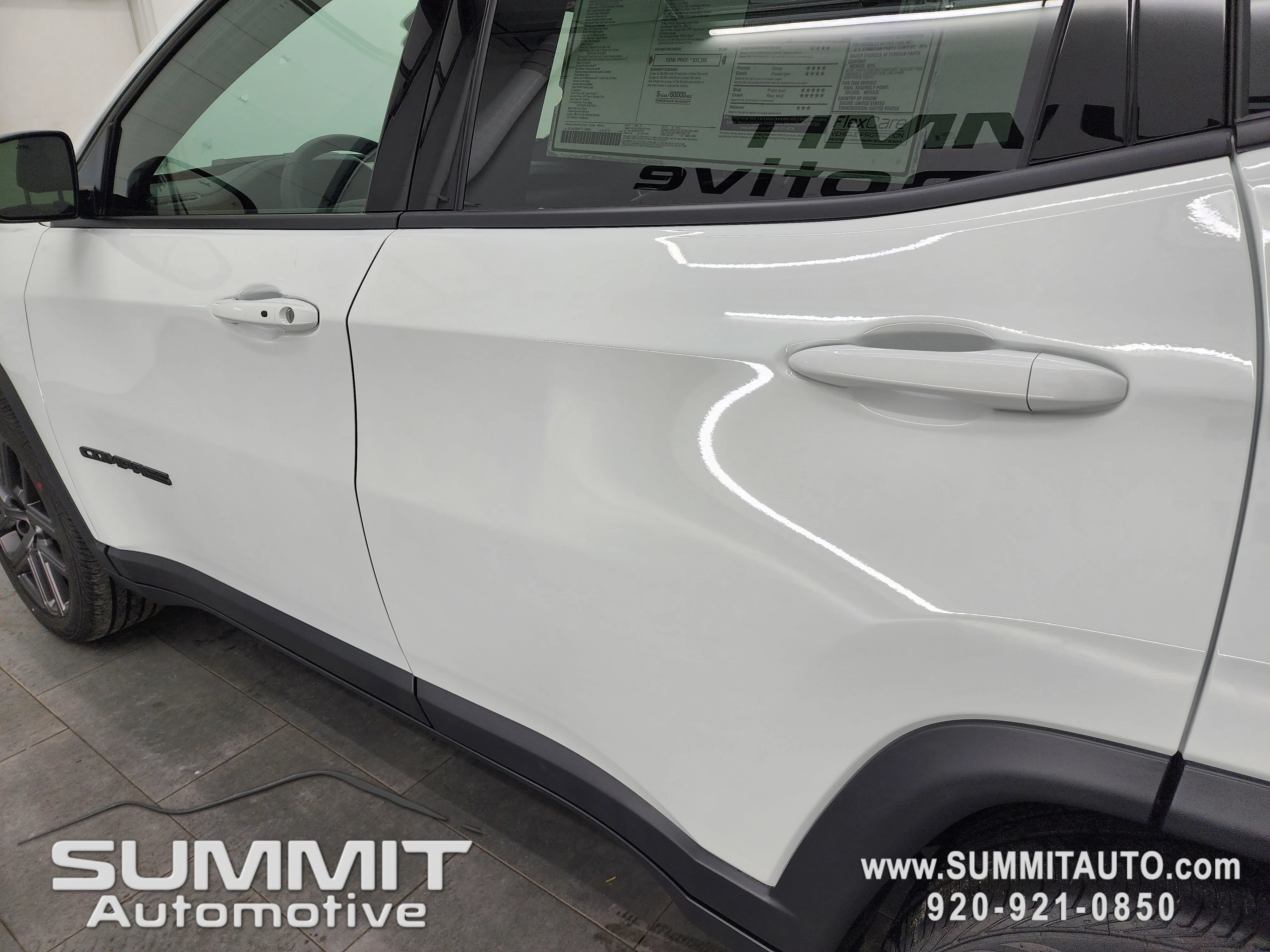 New 2026 Bright White Clear-Coat Exterior Paint Jeep Latitude image 34