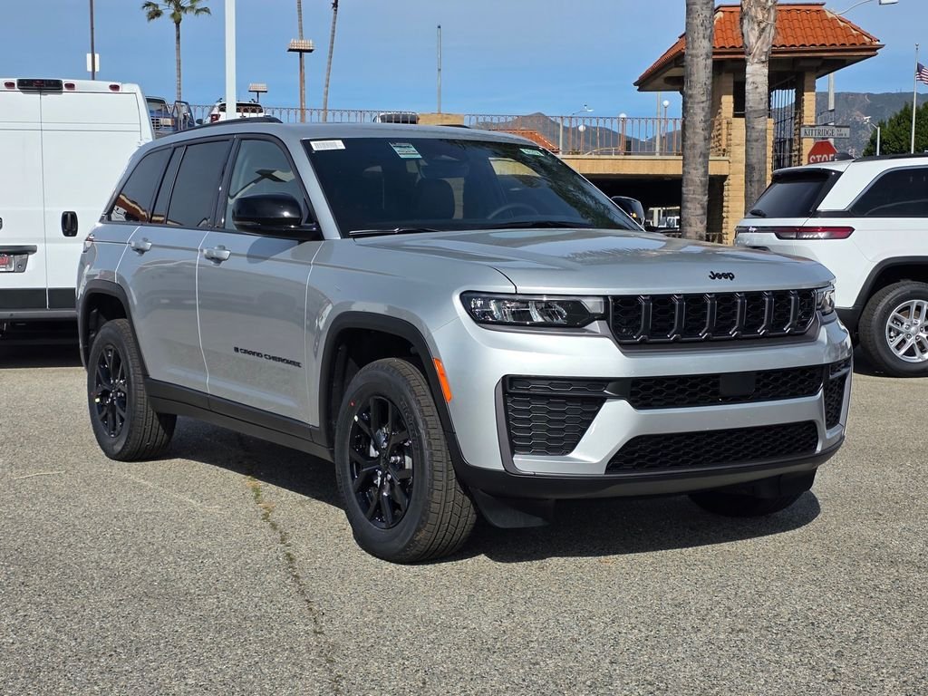 New 2026 Silver Zynith Exterior Paint Jeep Altitude image 1