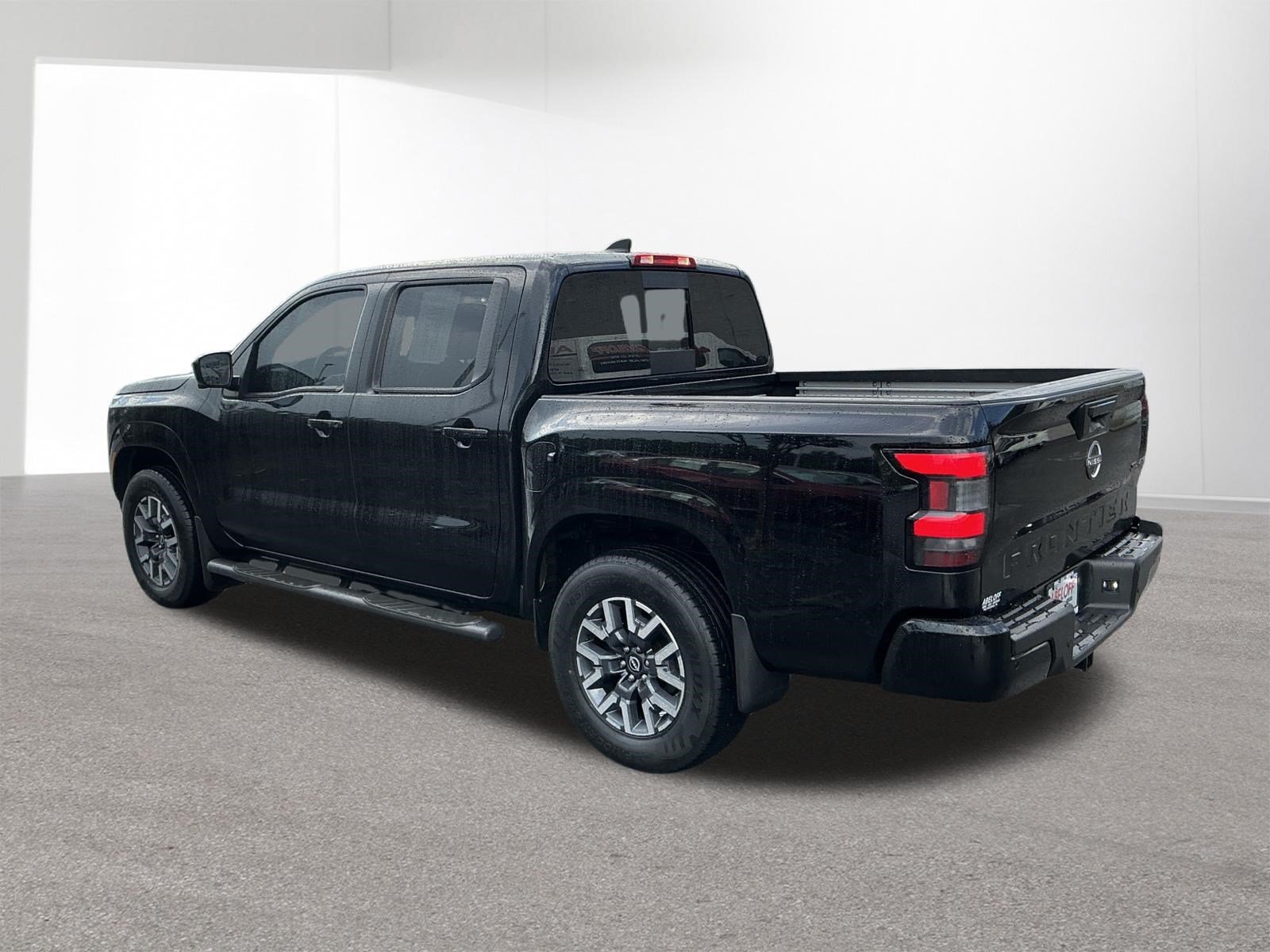 Used 2025 Super Black Nissan SL image 5