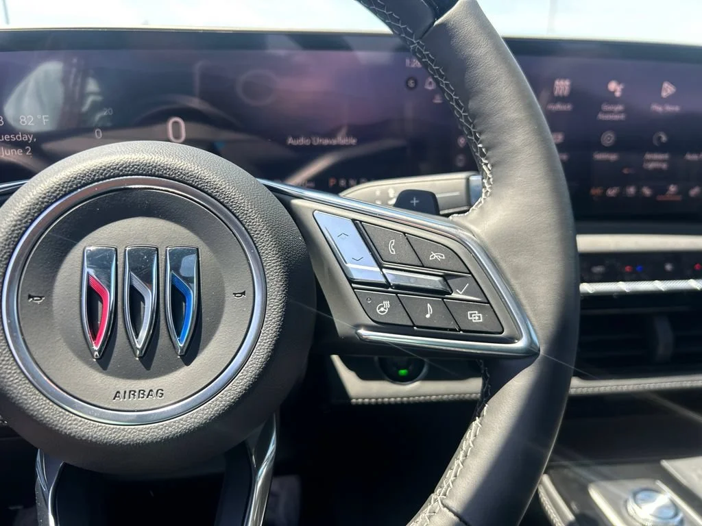 New 2026 Iridescent White Tricoat Buick Avenir image 22