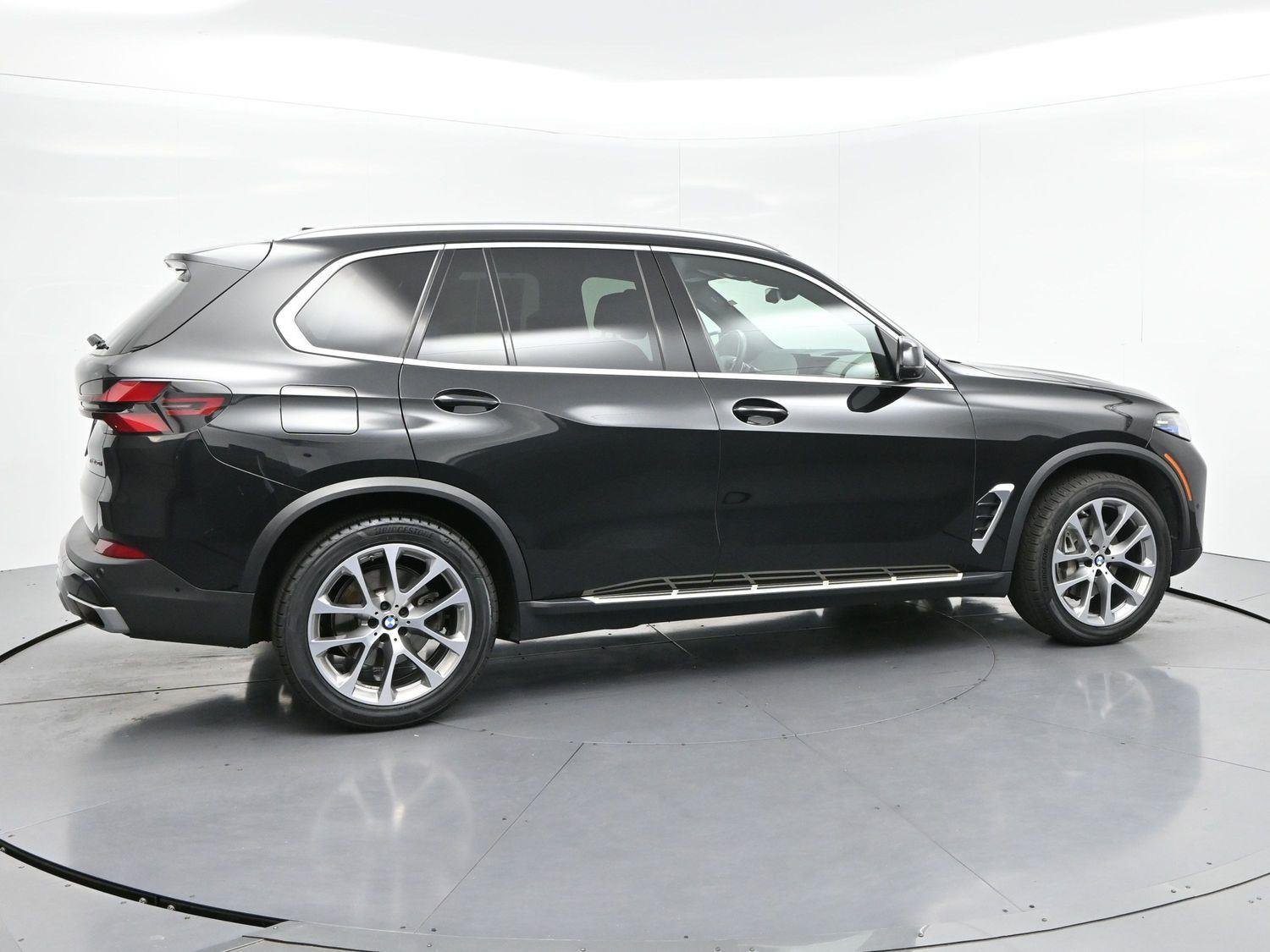 Used 2024 Carbon Black Metallic BMW xDrive40i image 8