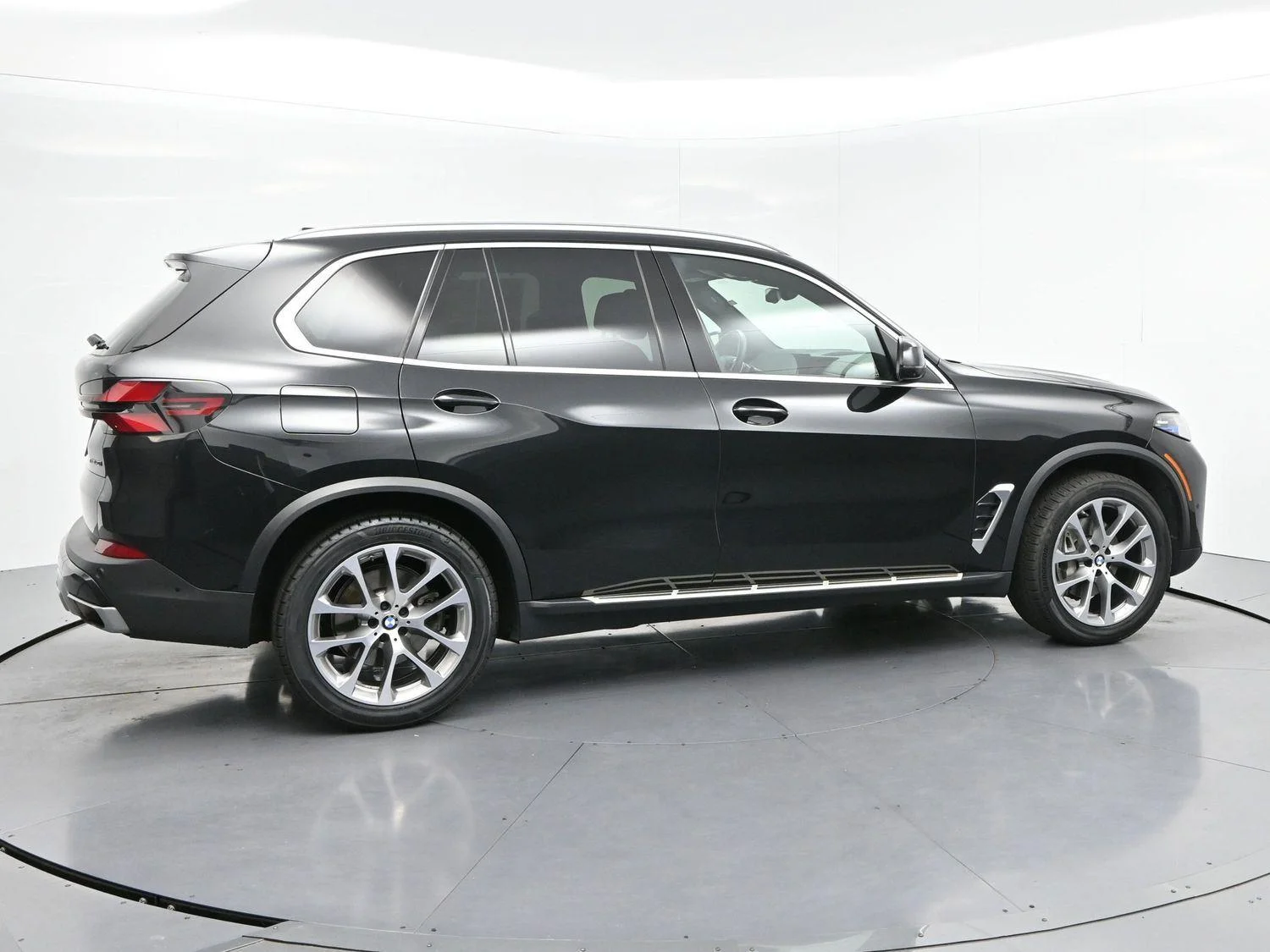 Used 2024 Carbon Black Metallic BMW xDrive40i image 8