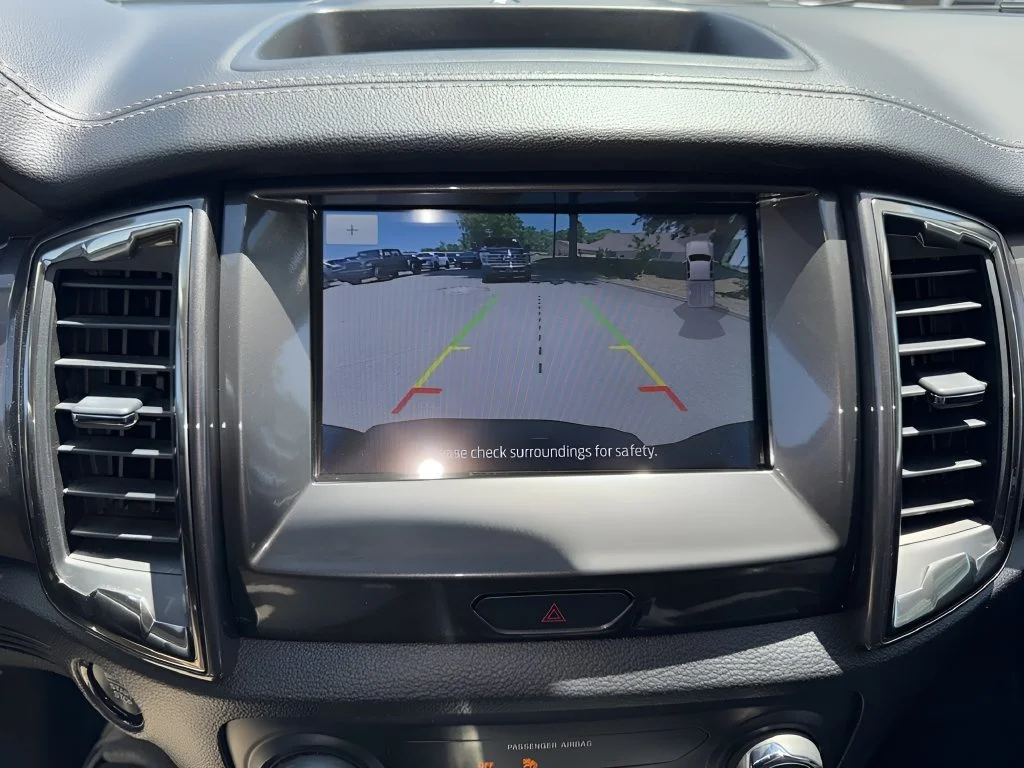 Used 2019  Ford XL image 17