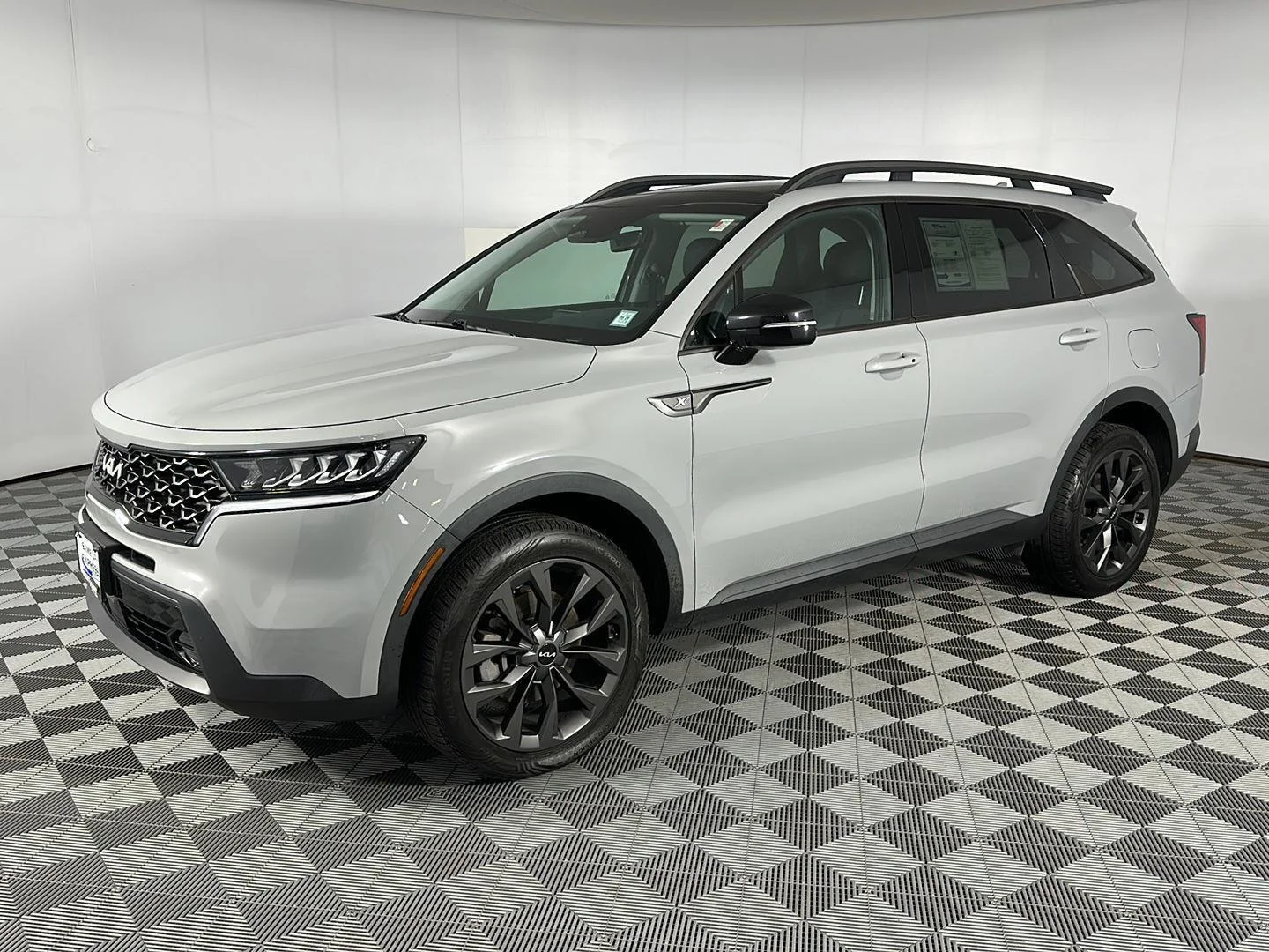 Used 2023 Wolf Gray Kia X-Line EX image 16