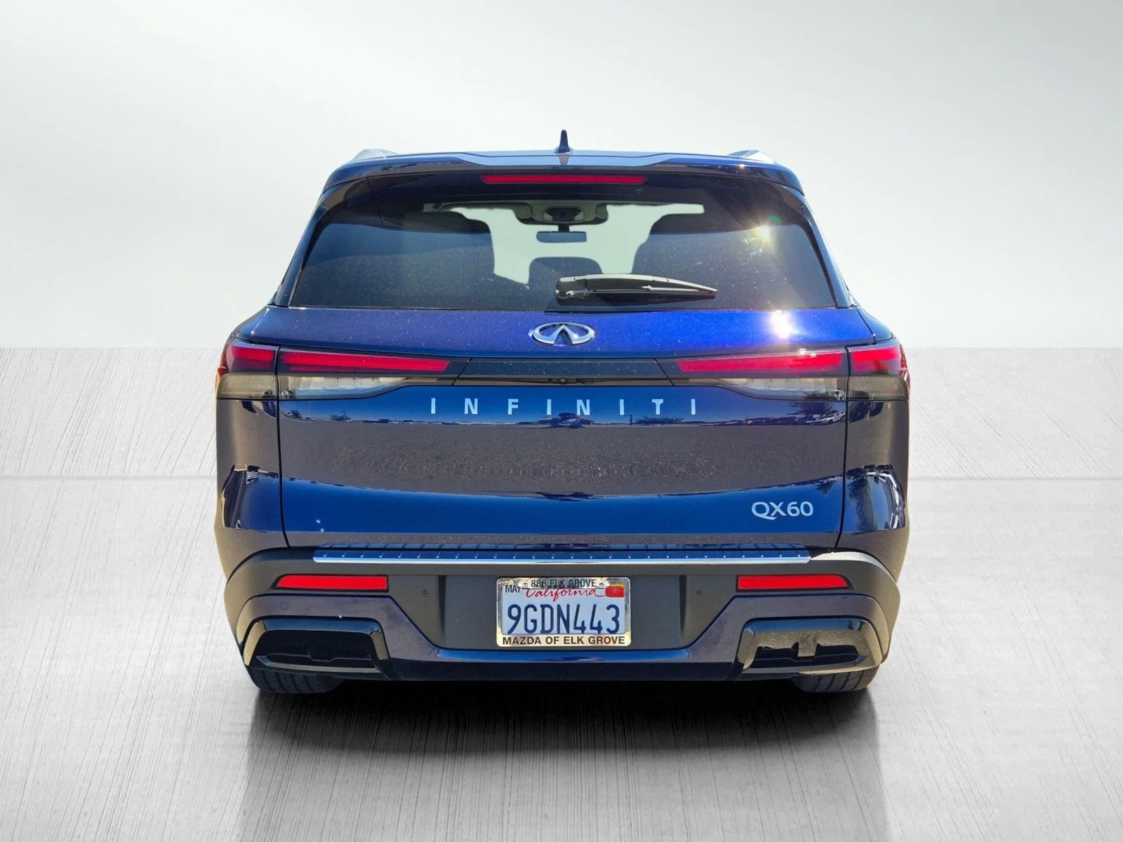 Used 2023 Grand Blue INFINITI LUXE image 5