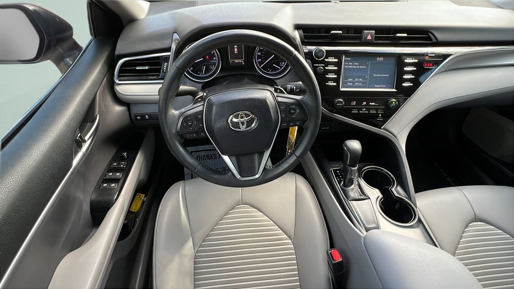 Used 2018 Red Toyota SE image 11