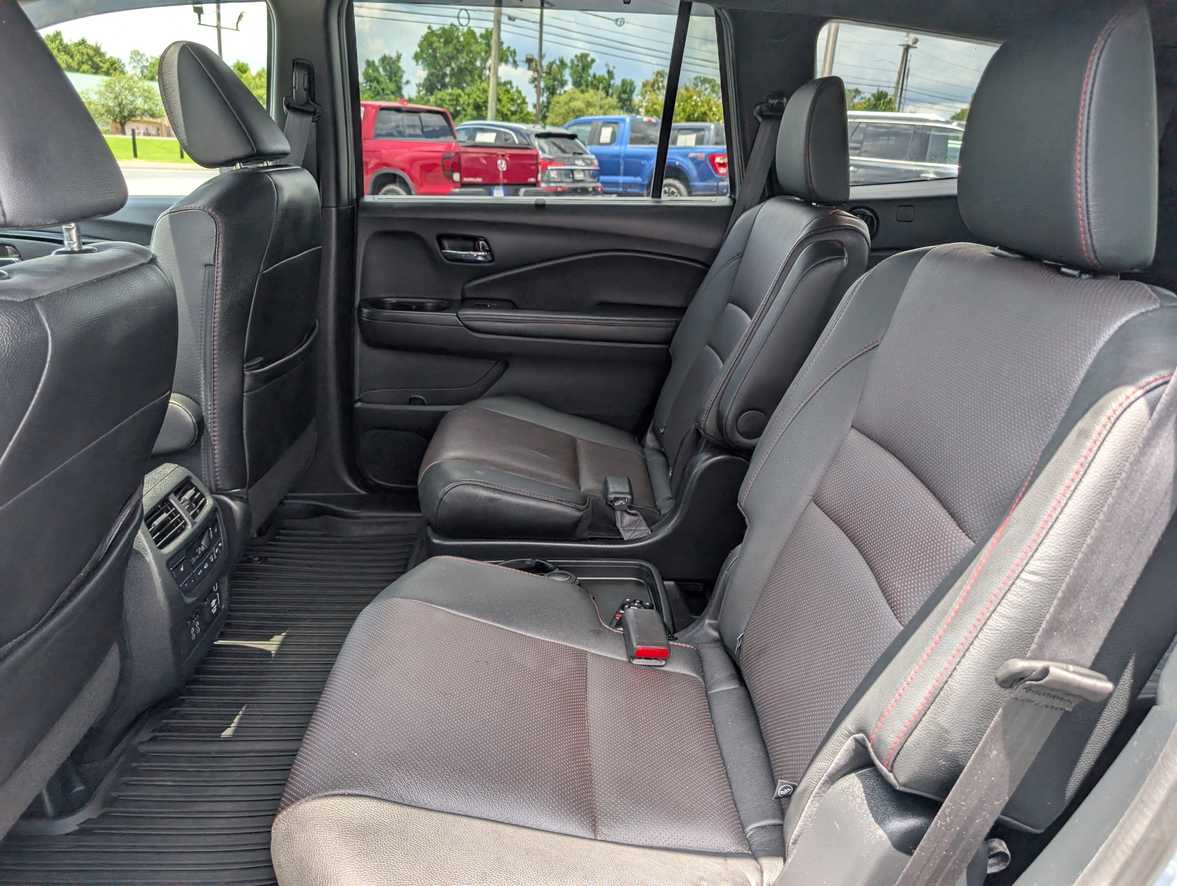 2022 Honda Pilot Black Edition - Photo 32