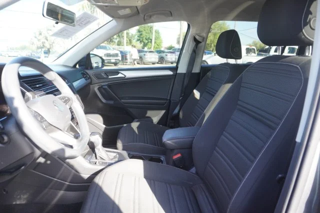 Used 2022 GRAY Volkswagen S image 17