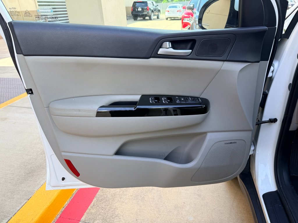 Used 2020 Snow White Pearl Kia EX image 9