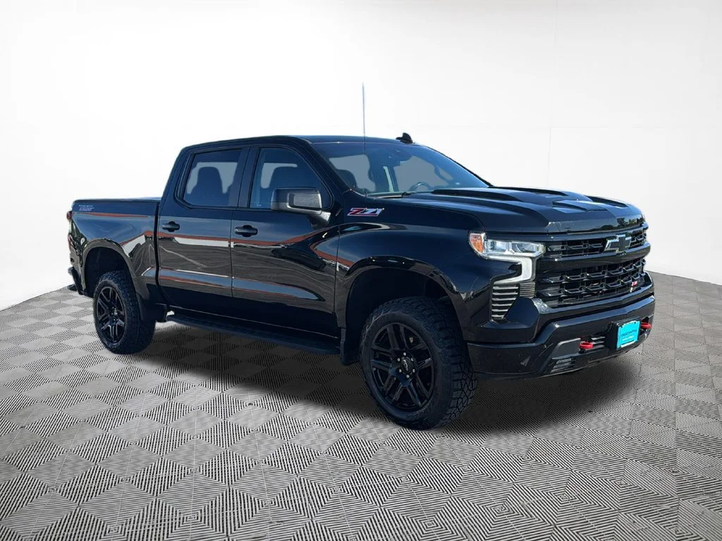 Used 2022 BLACK Chevrolet LT Trail Boss image 4