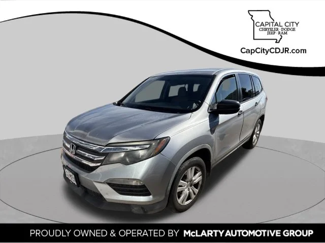 Used 2017  Honda LX image 1