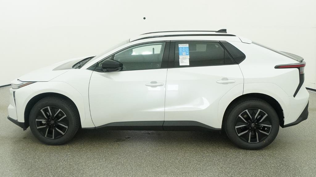 New 2026 Wind Chill Pearl Toyota XLE image 31