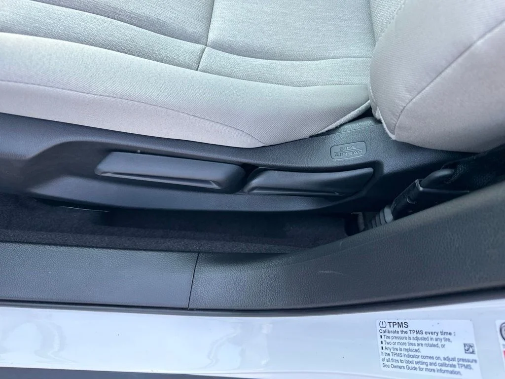 New 2026 Platinum White Pearl Honda LX image 23