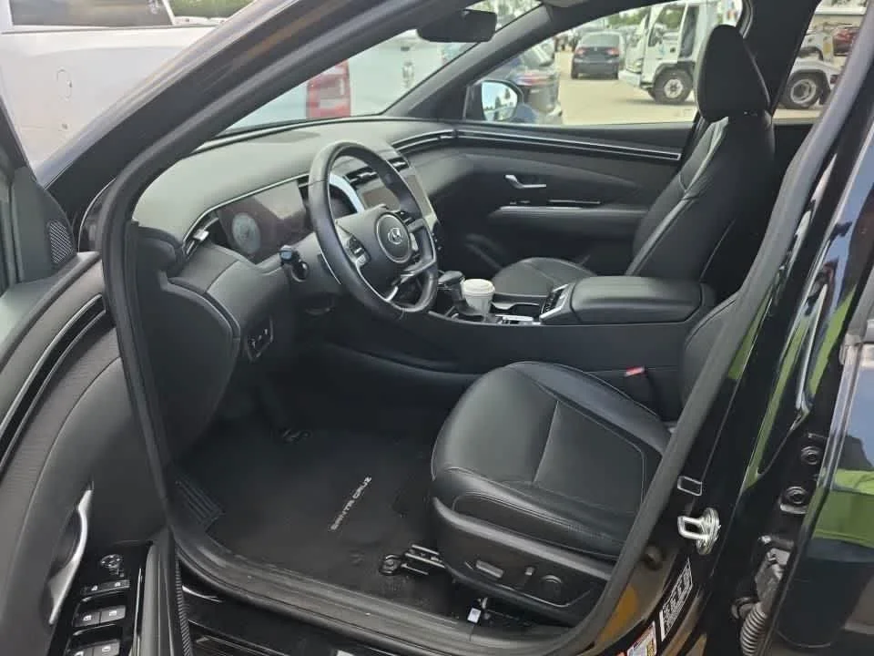 Used 2024 Phantom Black Hyundai Limited image 4
