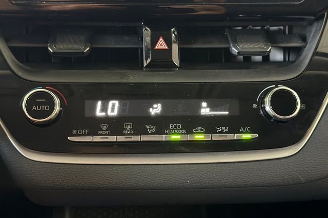 Used 2022 Wind Chill Pearl Toyota LE image 25