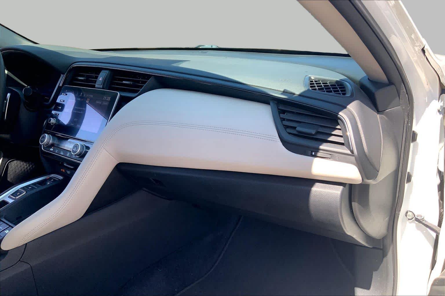 Used 2022 Platinum White Pearl Honda EX image 18