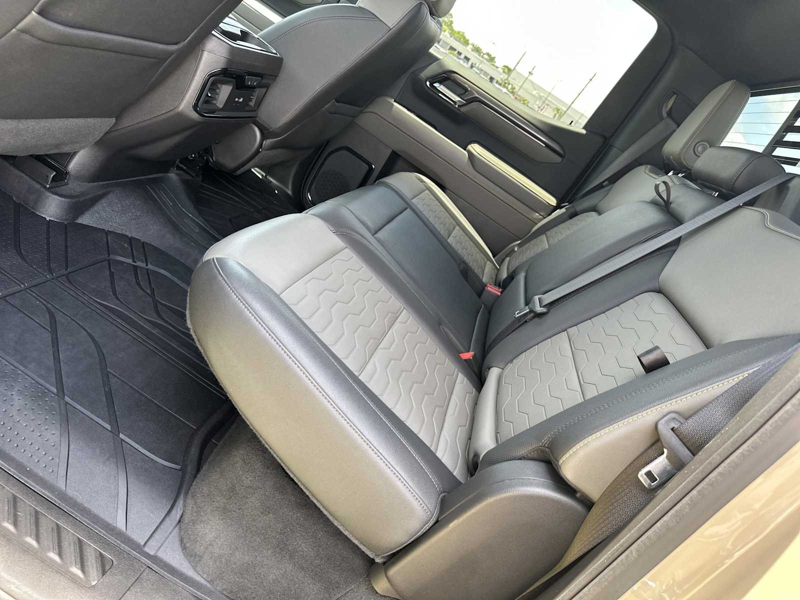 2023 Chevrolet Silverado 1500 ZR2 - Photo 24