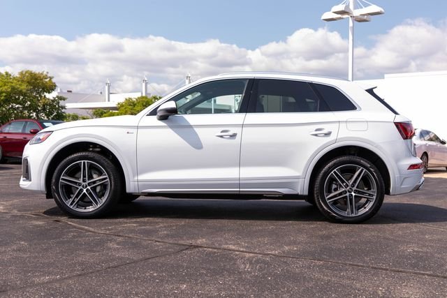 Used 2024  Audi 55 Premium image 2
