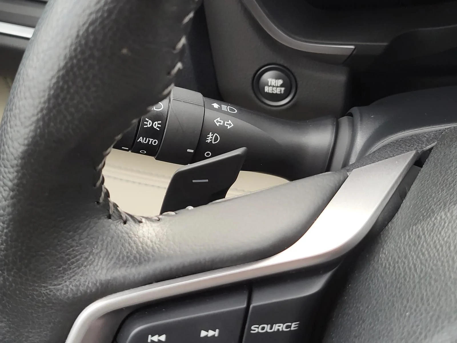 Used 2023 White Subaru Limited image 28