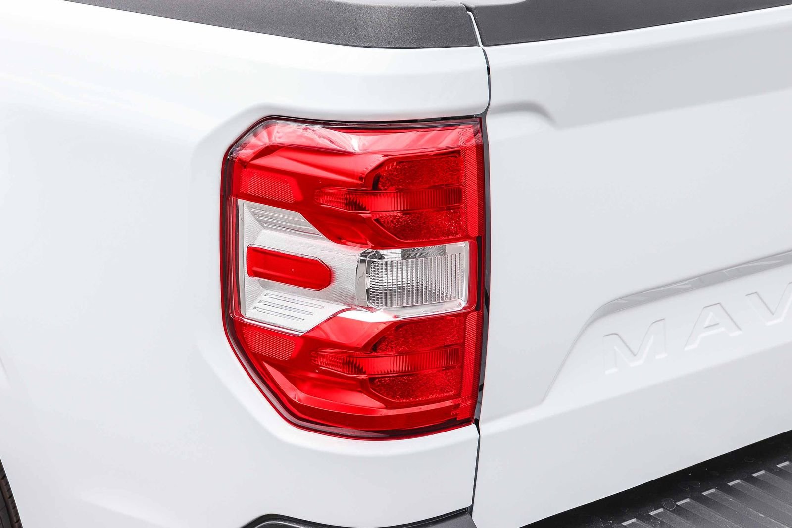 New 2026 Oxford White Ford XL image 7
