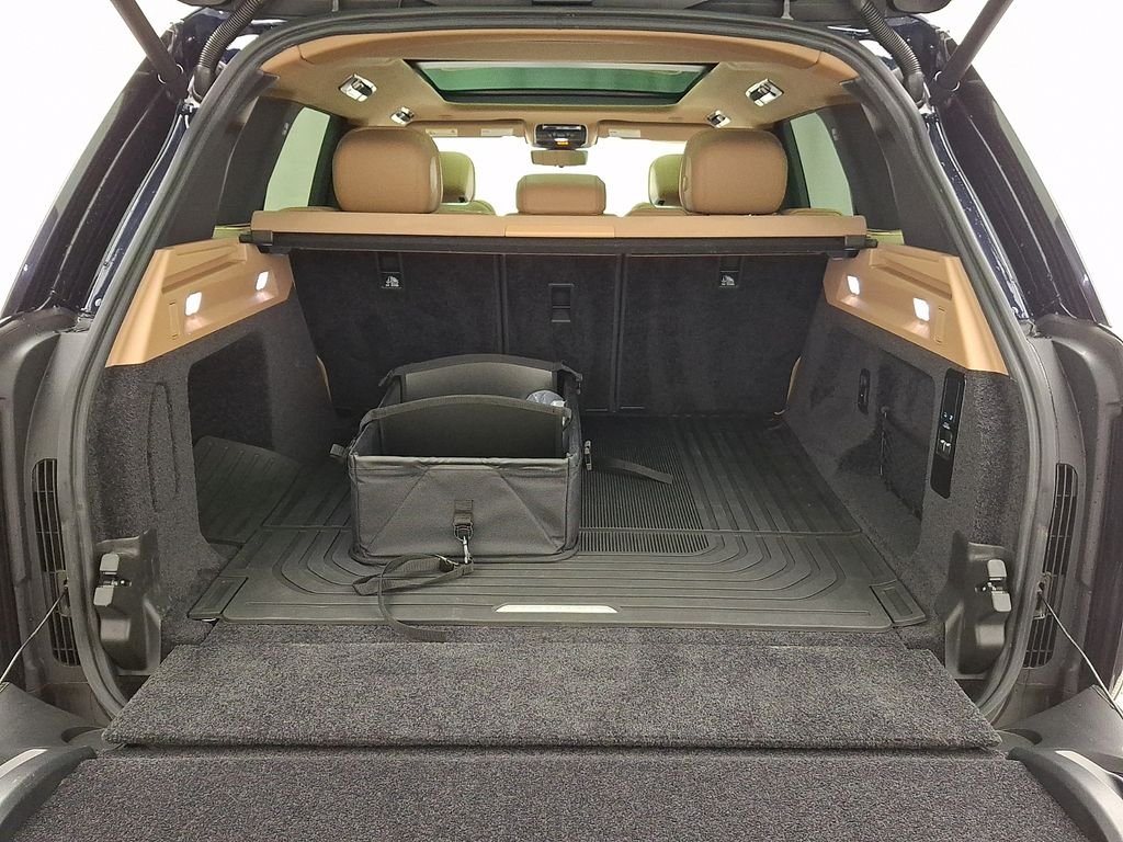 Certified Used 2023 Constellation Blue SV Bespoke Ult Met Gloss Land Rover SE image 29